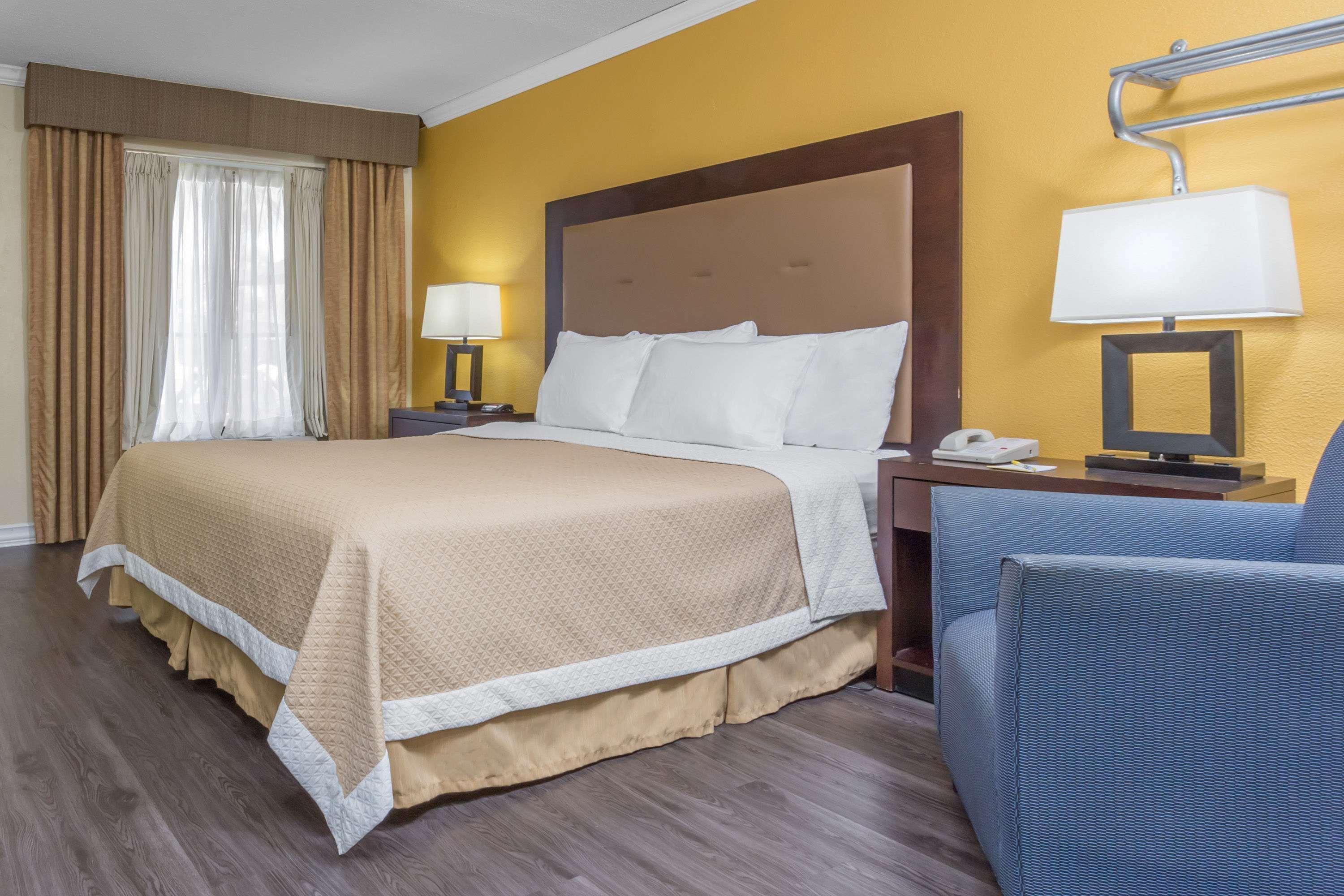 Days Inn By Wyndham Pensacola - Historic Downtown Ngoại thất bức ảnh