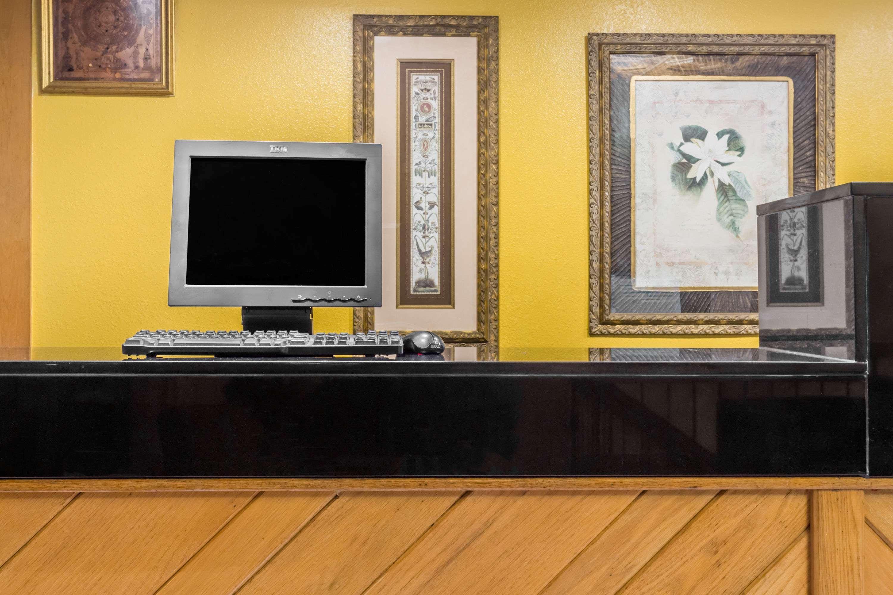Days Inn By Wyndham Pensacola - Historic Downtown Ngoại thất bức ảnh