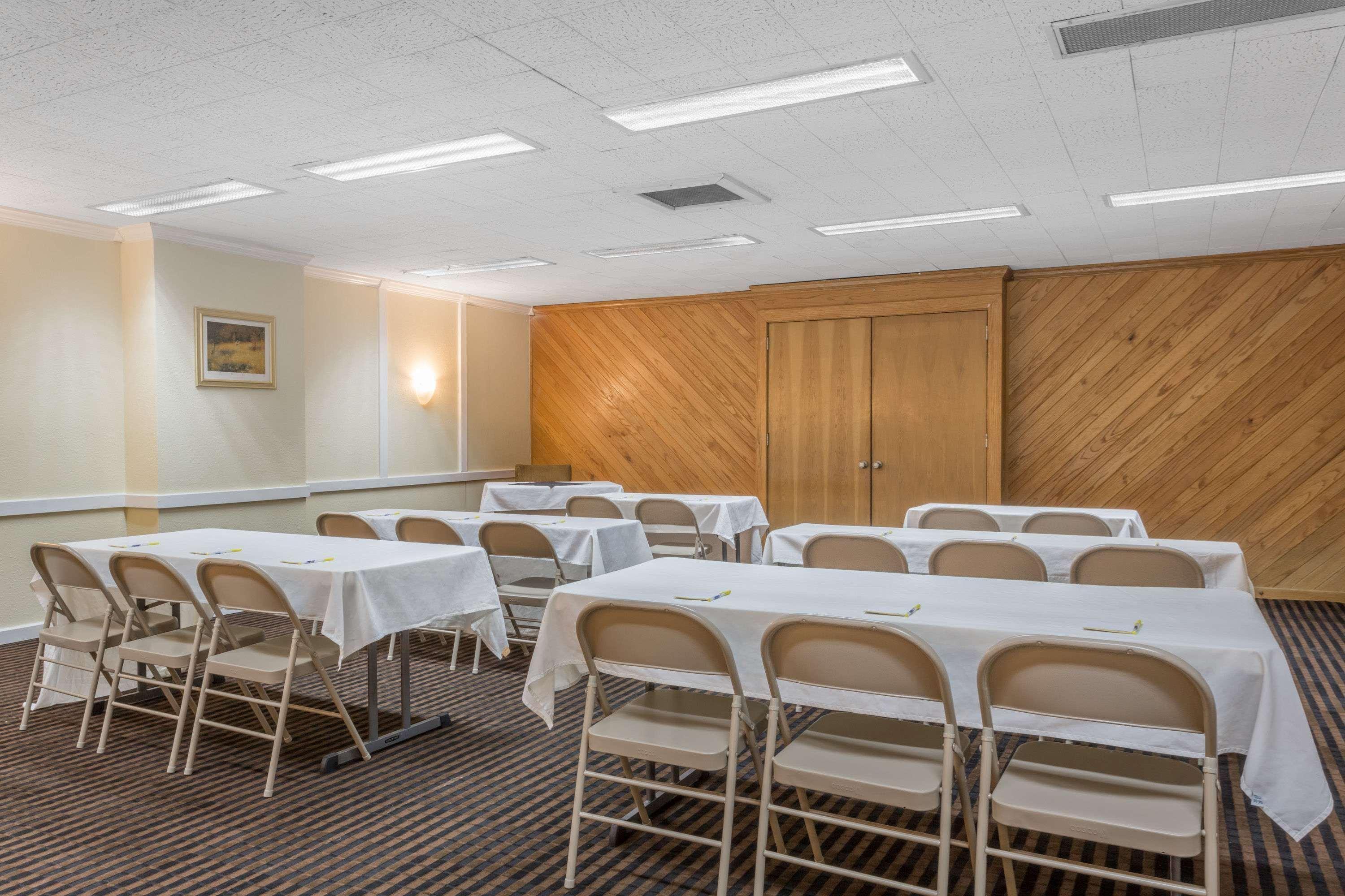 Days Inn By Wyndham Pensacola - Historic Downtown Ngoại thất bức ảnh
