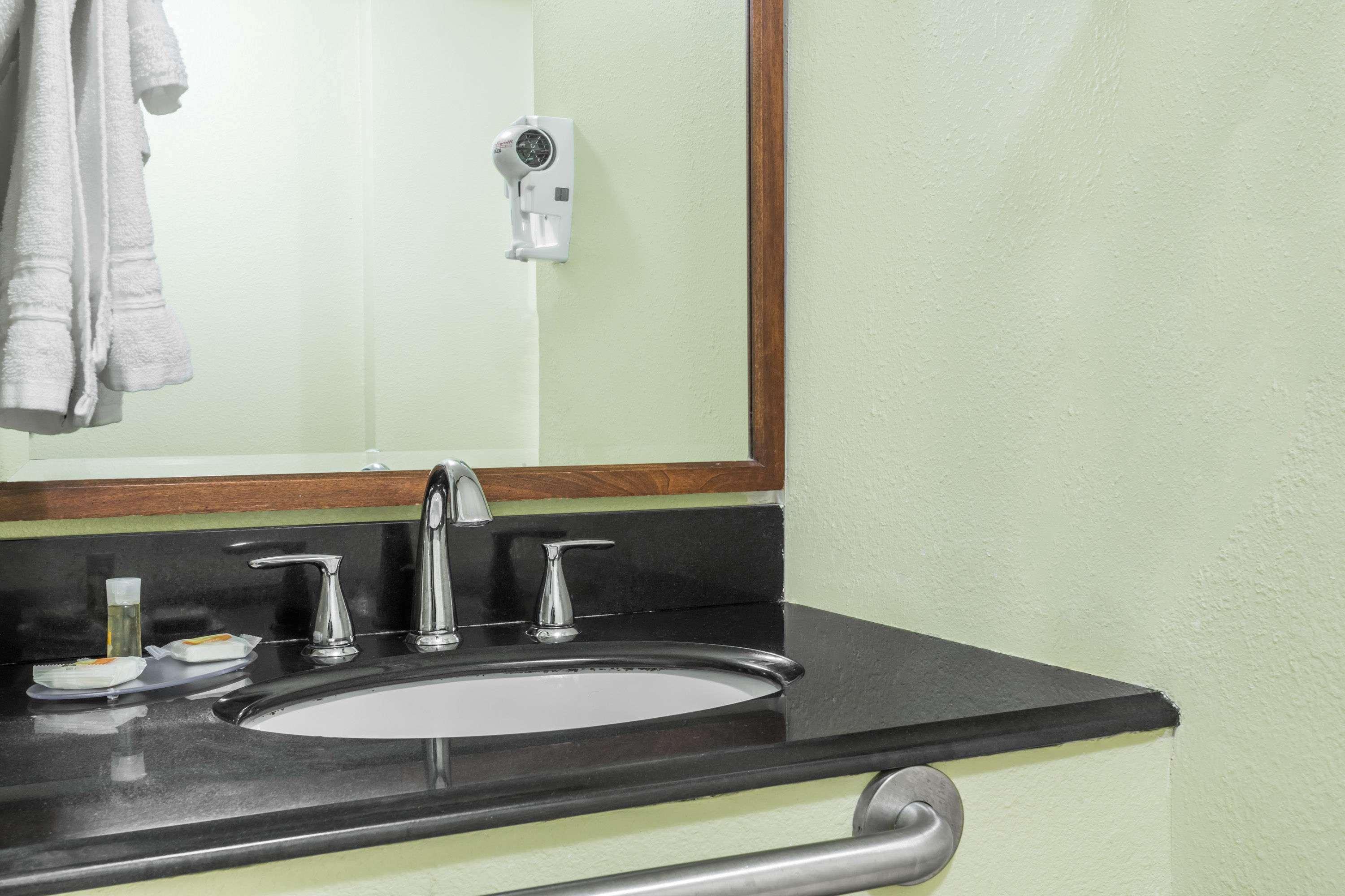 Days Inn By Wyndham Pensacola - Historic Downtown Ngoại thất bức ảnh