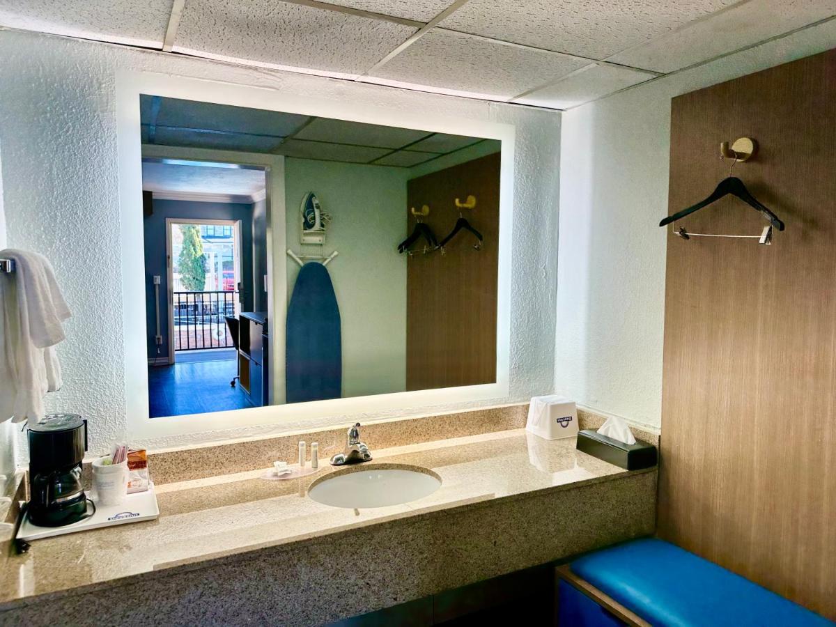Days Inn By Wyndham Pensacola - Historic Downtown Ngoại thất bức ảnh