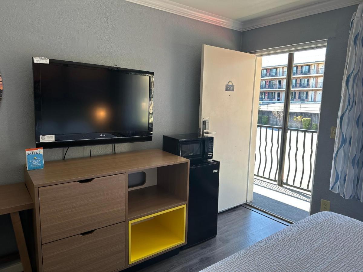 Days Inn By Wyndham Pensacola - Historic Downtown Ngoại thất bức ảnh
