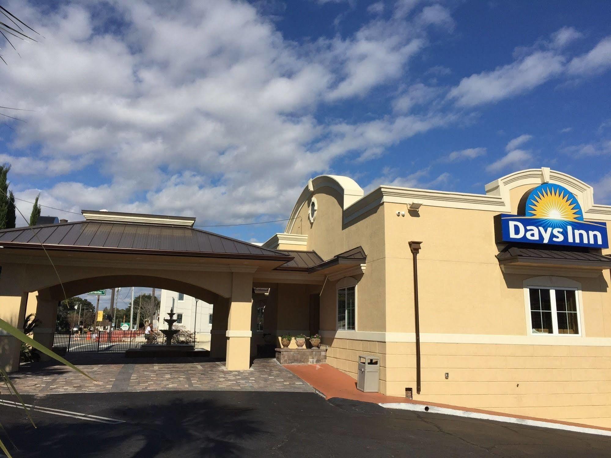 Days Inn By Wyndham Pensacola - Historic Downtown Ngoại thất bức ảnh