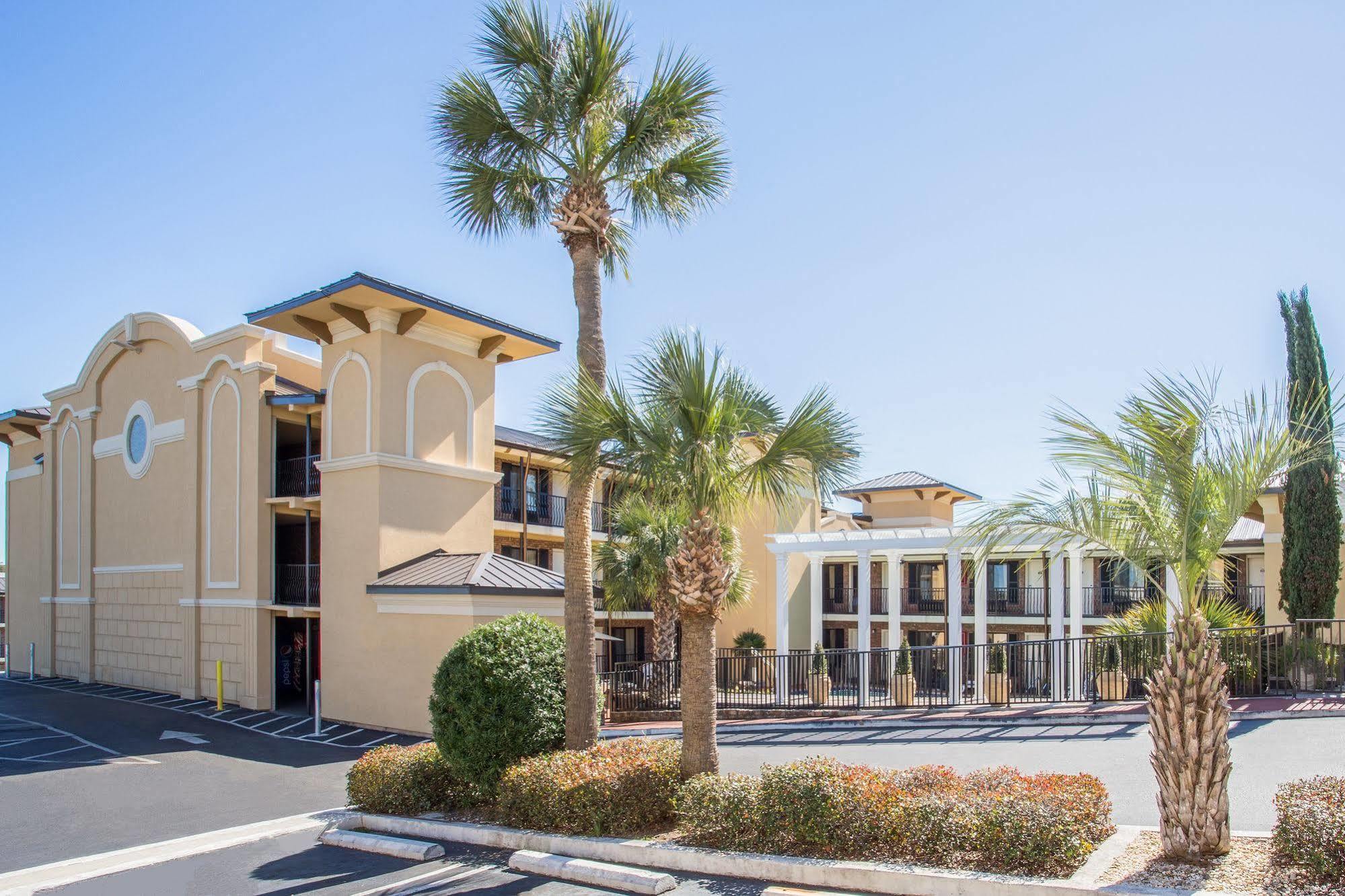 Days Inn By Wyndham Pensacola - Historic Downtown Ngoại thất bức ảnh