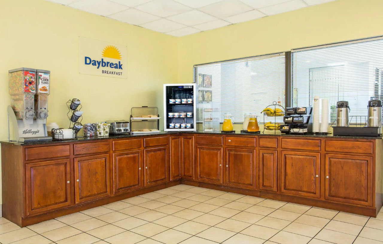 Days Inn By Wyndham Pensacola - Historic Downtown Ngoại thất bức ảnh